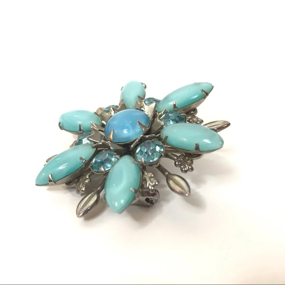 Vintage Brooch Rhinestone Sunburst Blue Silver